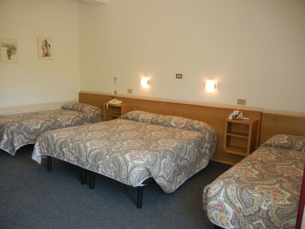 Albergo Miralaghi Padergnone Luaran gambar