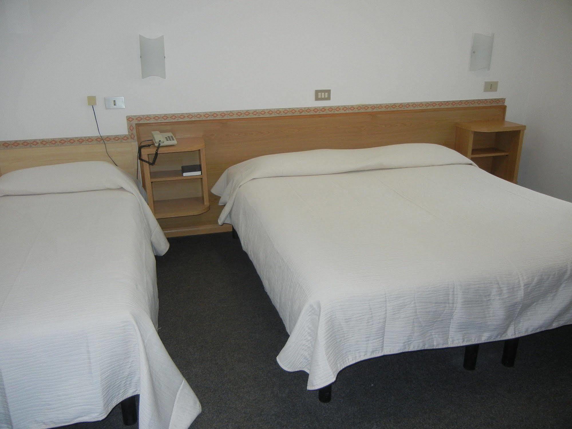 Albergo Miralaghi Padergnone Luaran gambar