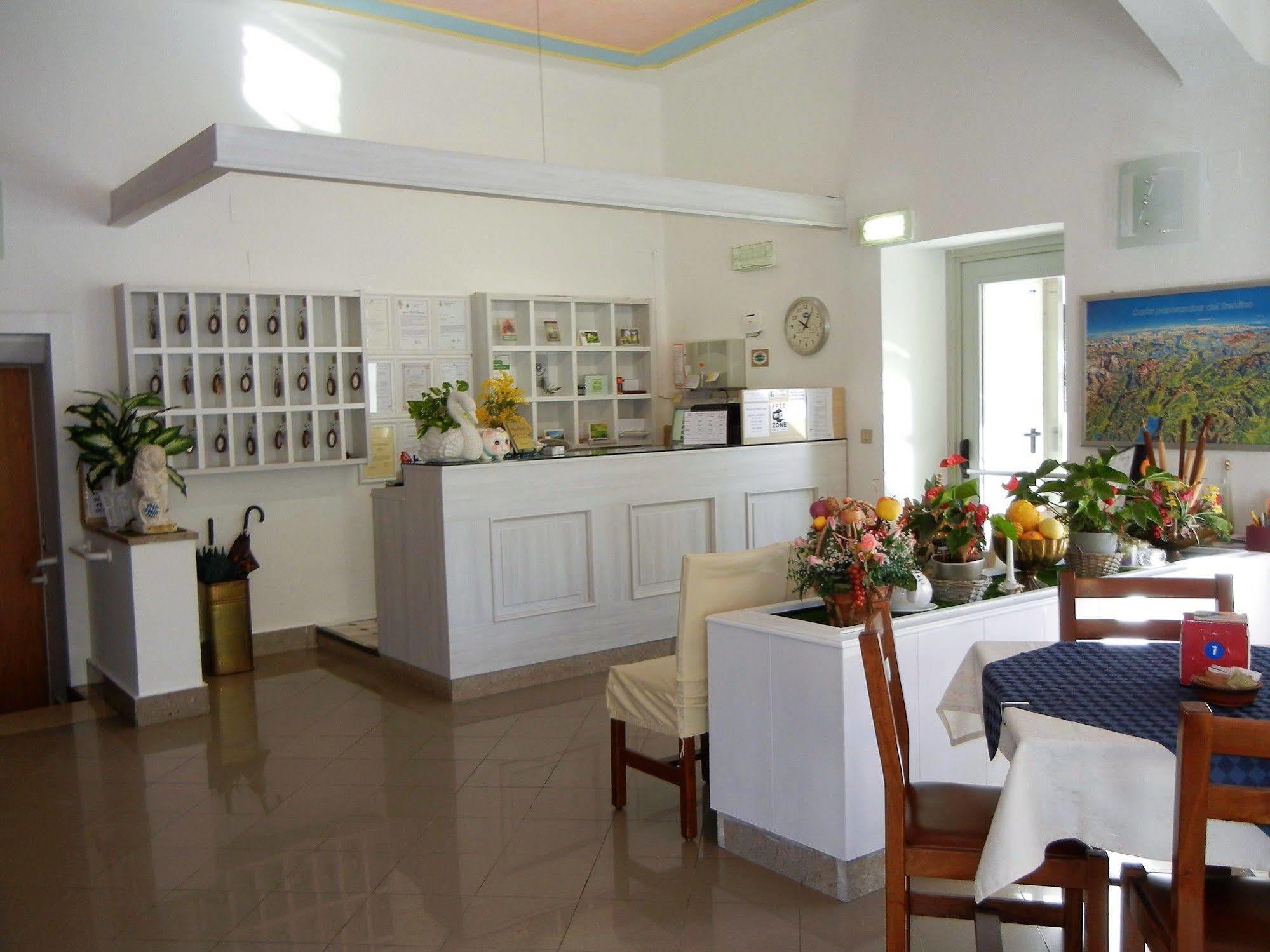 Albergo Miralaghi Padergnone Luaran gambar